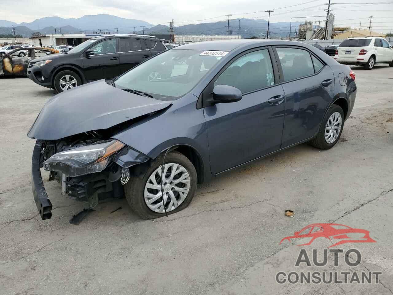 TOYOTA COROLLA 2018 - 5YFBURHE0JP794720