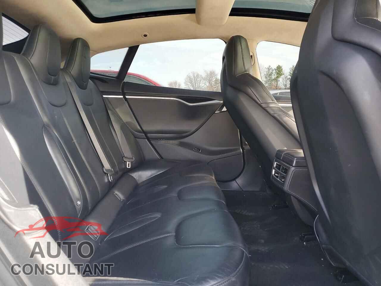 TESLA MODEL S 2015 - 5YJSA1E27FF104176