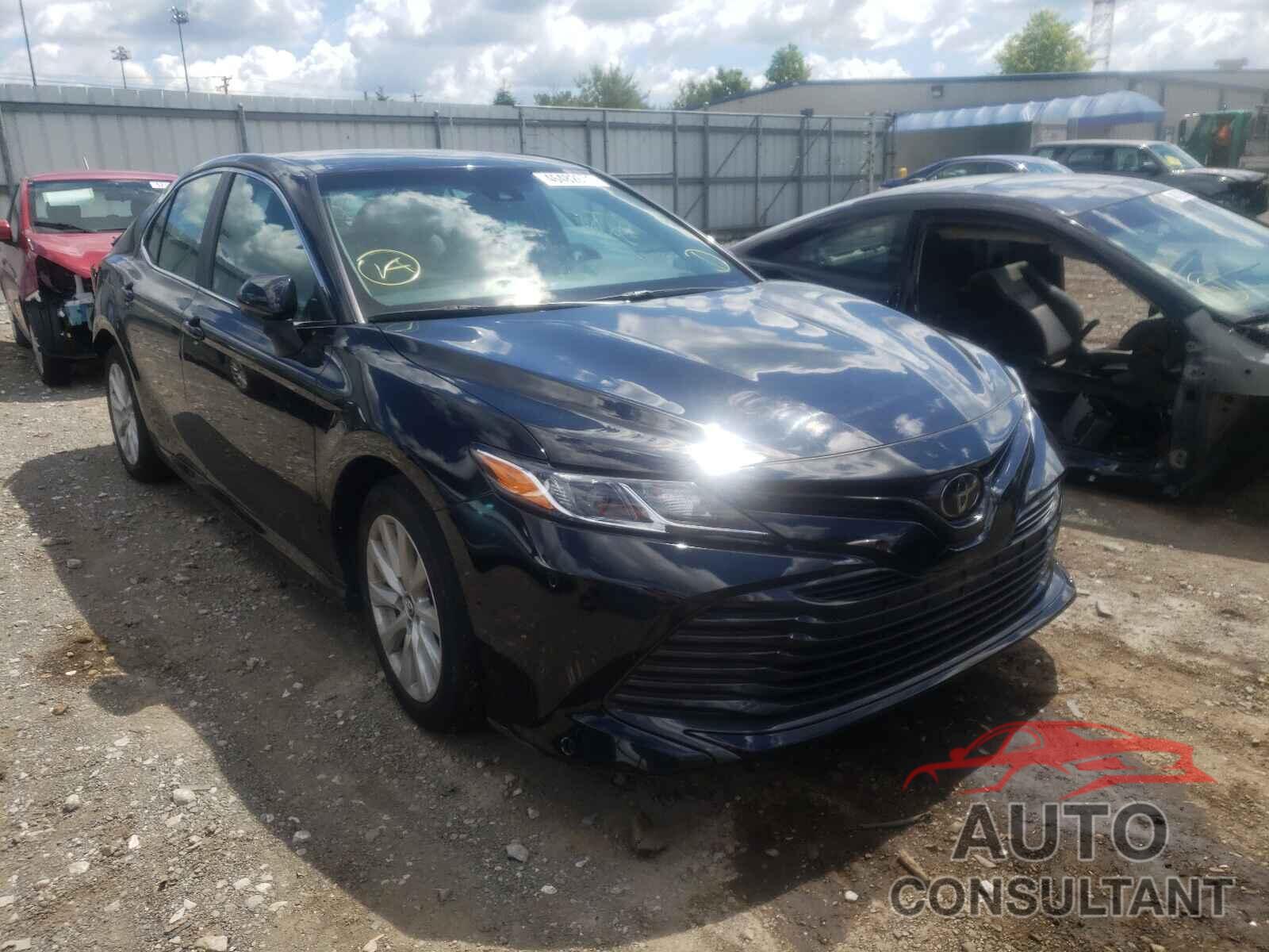 TOYOTA CAMRY 2018 - 4T1B11HK3JU080028