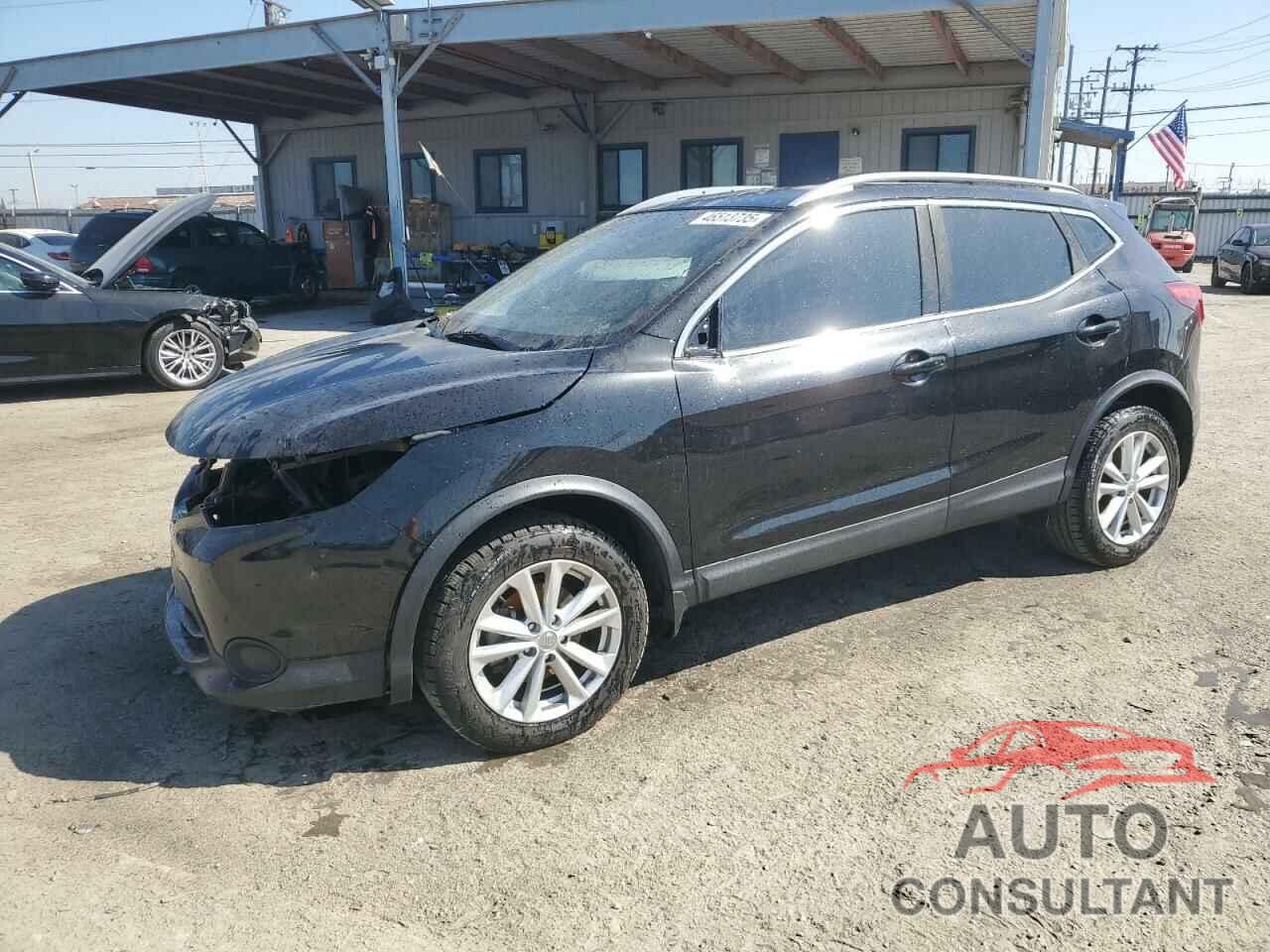 NISSAN ROGUE 2017 - JN1BJ1CP8HW034171