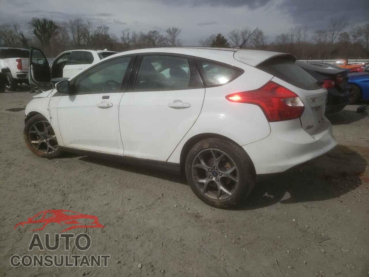 FORD FOCUS 2014 - 1FADP3K2XEL213076