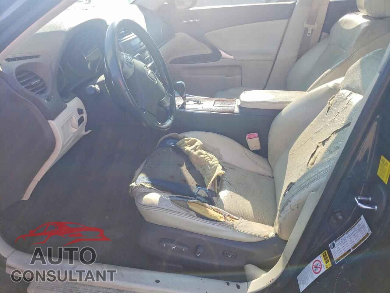LEXUS IS 2011 - JTHCF5C27B5045818