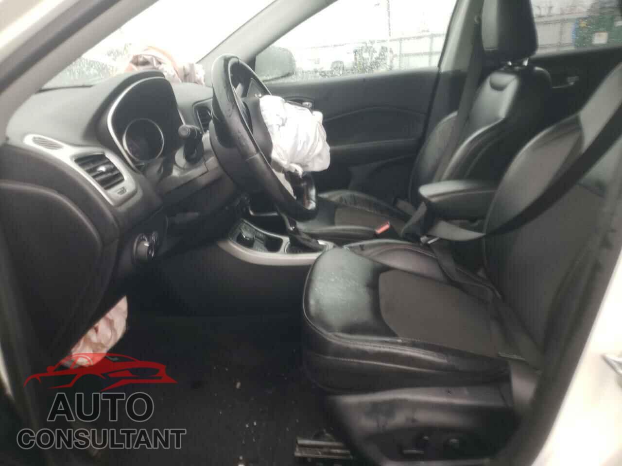 JEEP COMPASS 2018 - 3C4NJDBB3JT403032