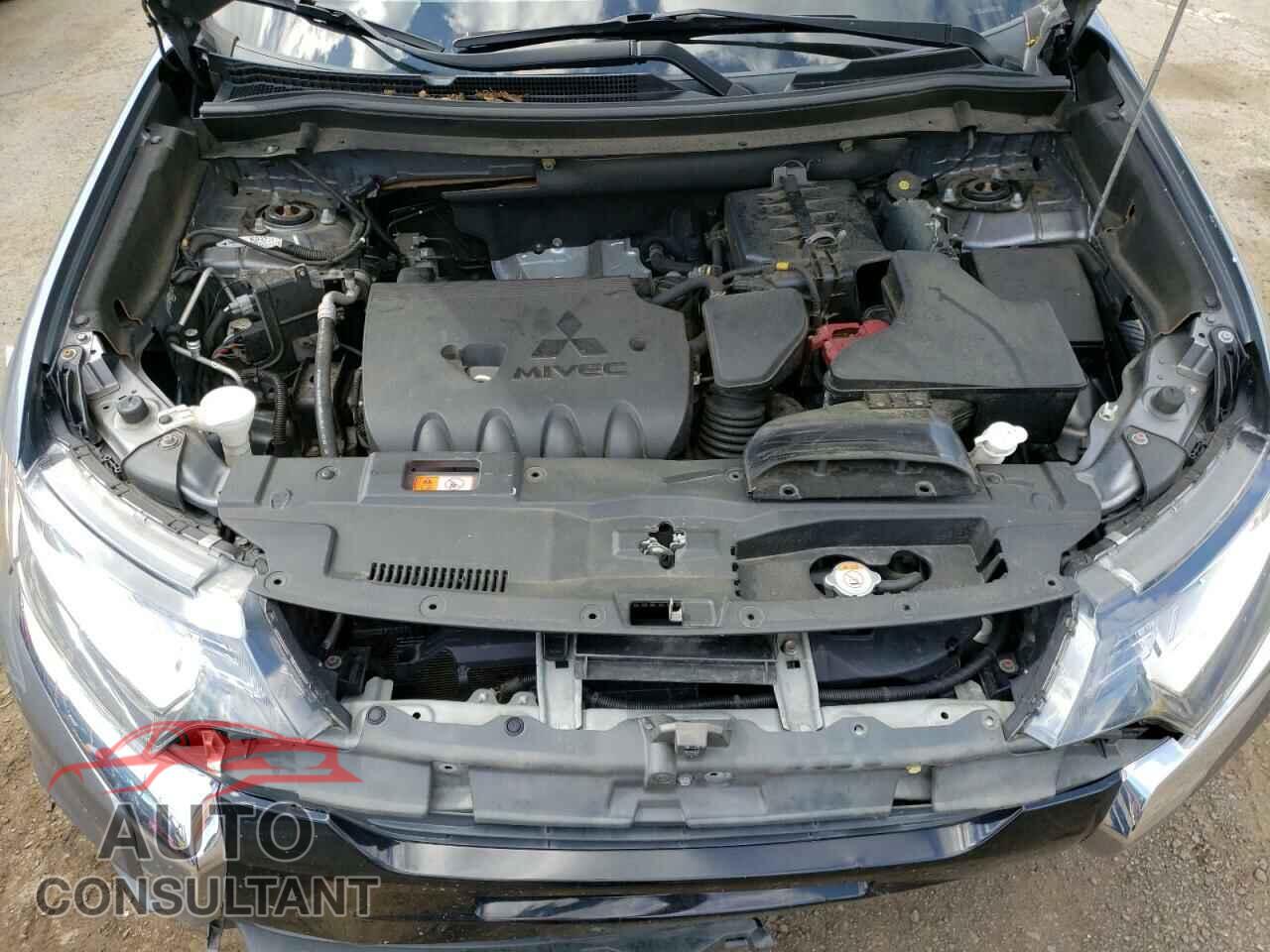 MITSUBISHI OUTLANDER 2018 - JA4AD3A36JJ002005
