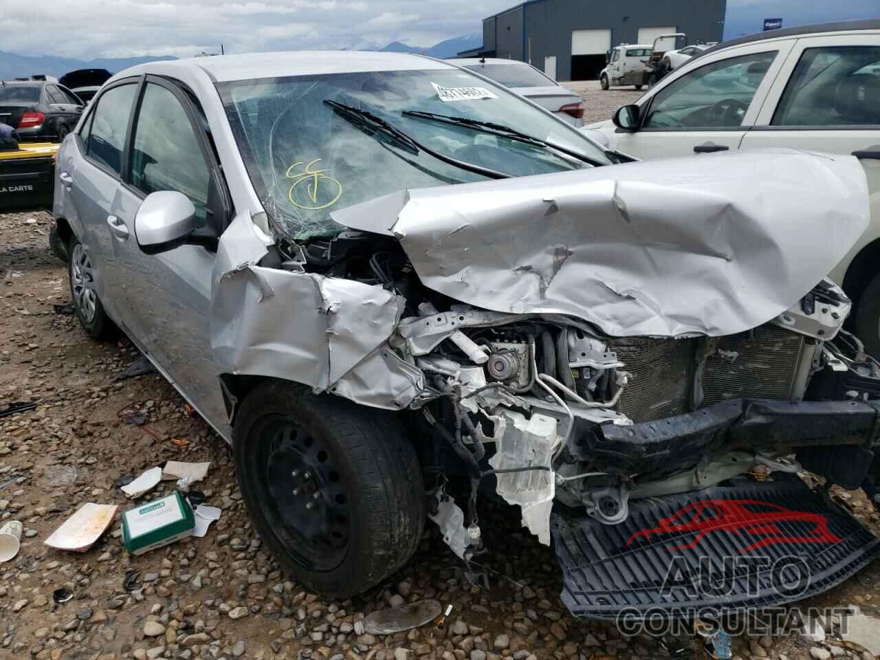 TOYOTA COROLLA 2018 - 2T1BURHE8JC102106