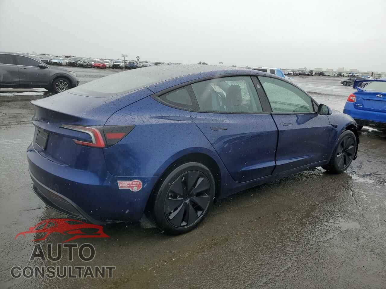 TESLA MODEL 3 2024 - 5YJ3E1EA6RF739880