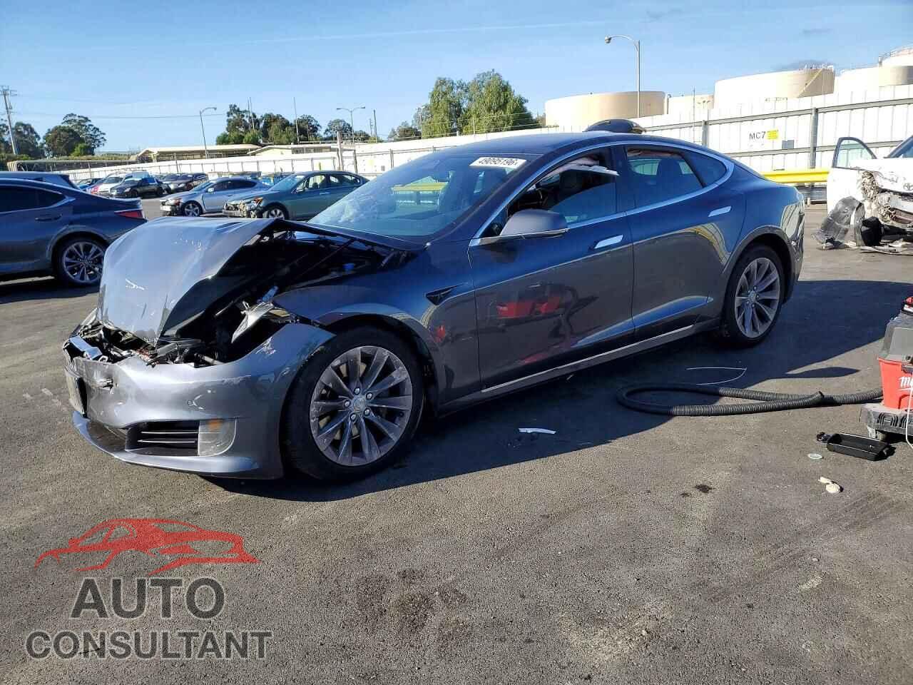 TESLA MODEL S 2017 - 5YJSA1E20HF211086