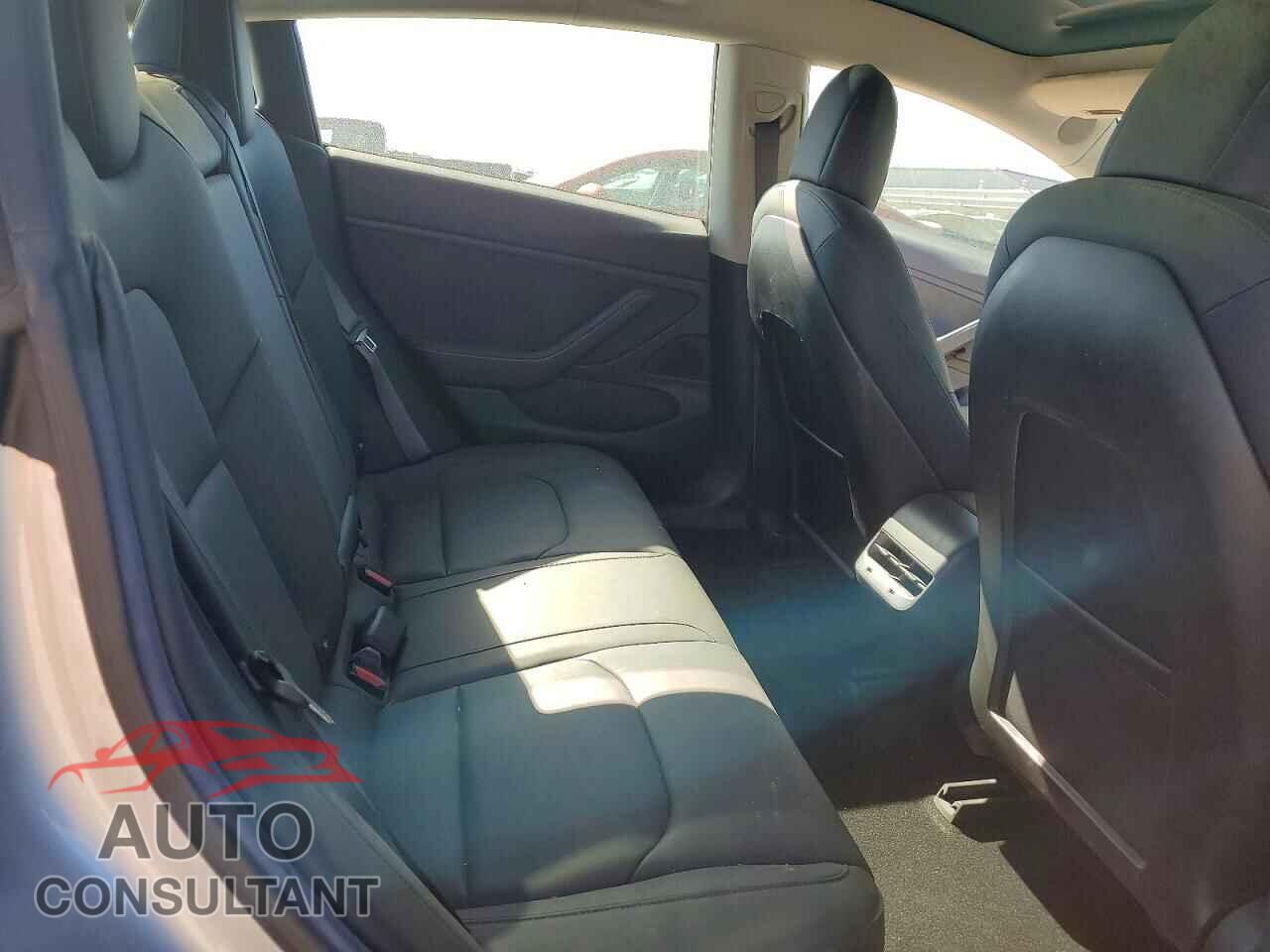 TESLA MODEL 3 2018 - 5YJ3E1EA5JF005249