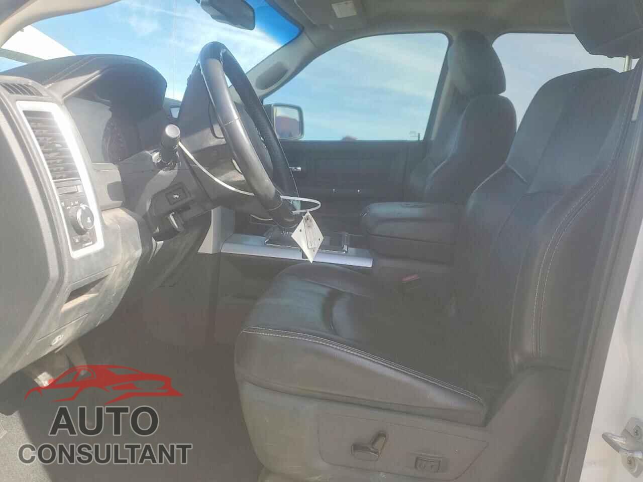 DODGE RAM 1500 2012 - 1C6RD7MT1CS119104