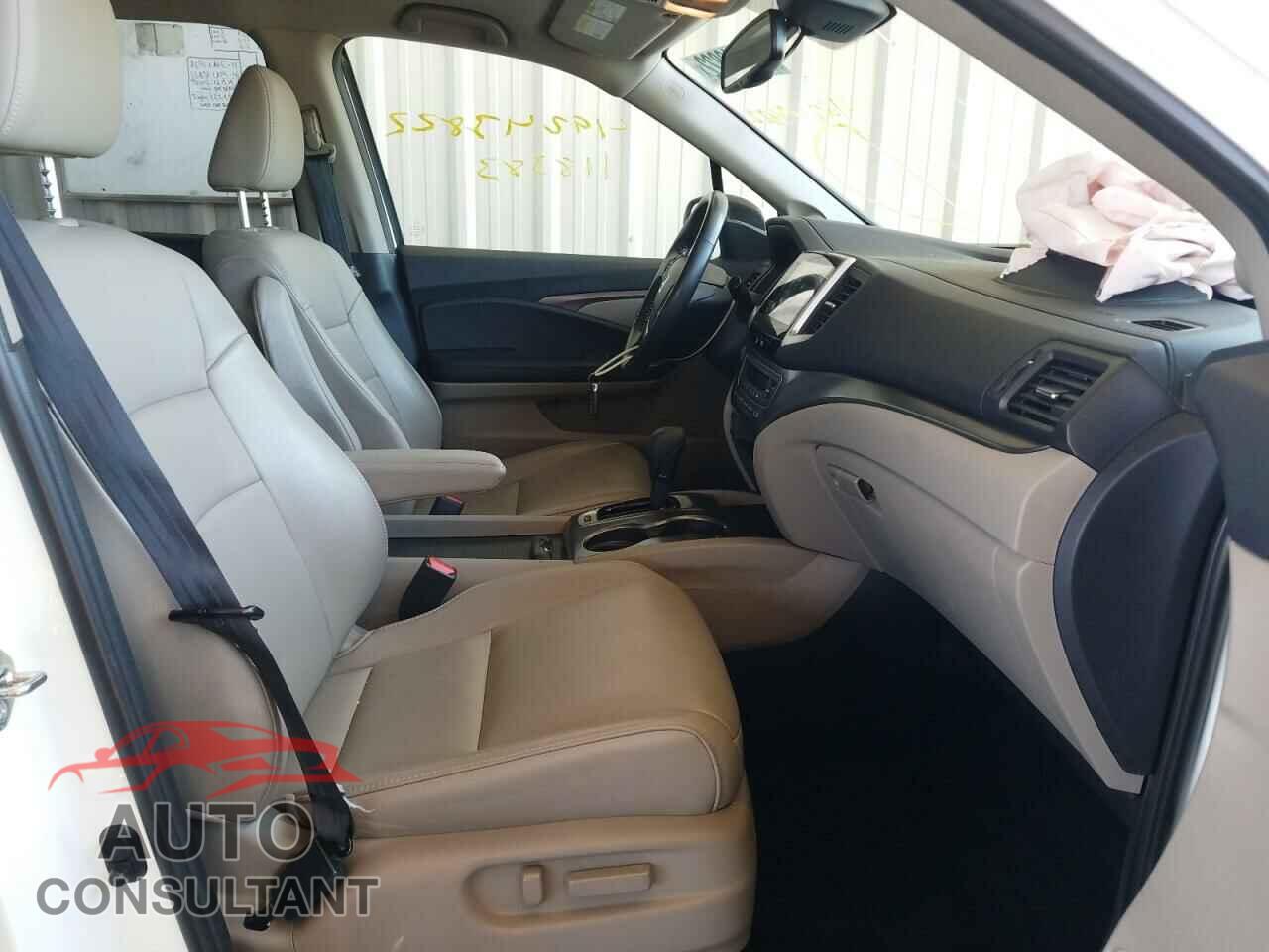 HONDA PILOT 2016 - 5FNYF6H63GB095534