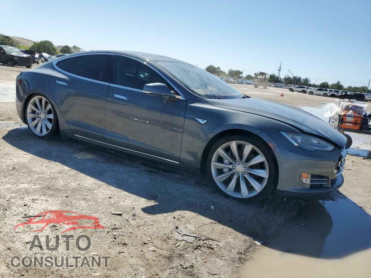 TESLA MODEL S 2013 - 5YJSA1CNXDFP13322
