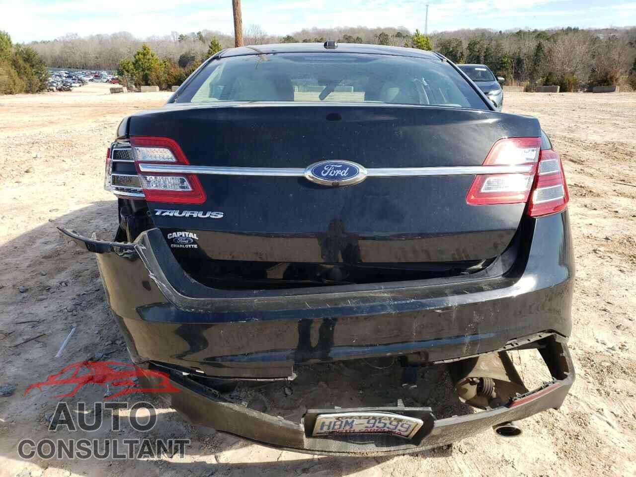FORD TAURUS 2018 - 1FAHP2D82JG119449