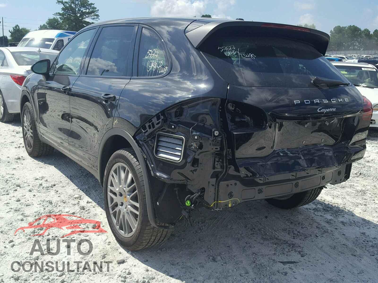 PORSCHE CAYENNE 2018 - WP1AA2A24JKA04554