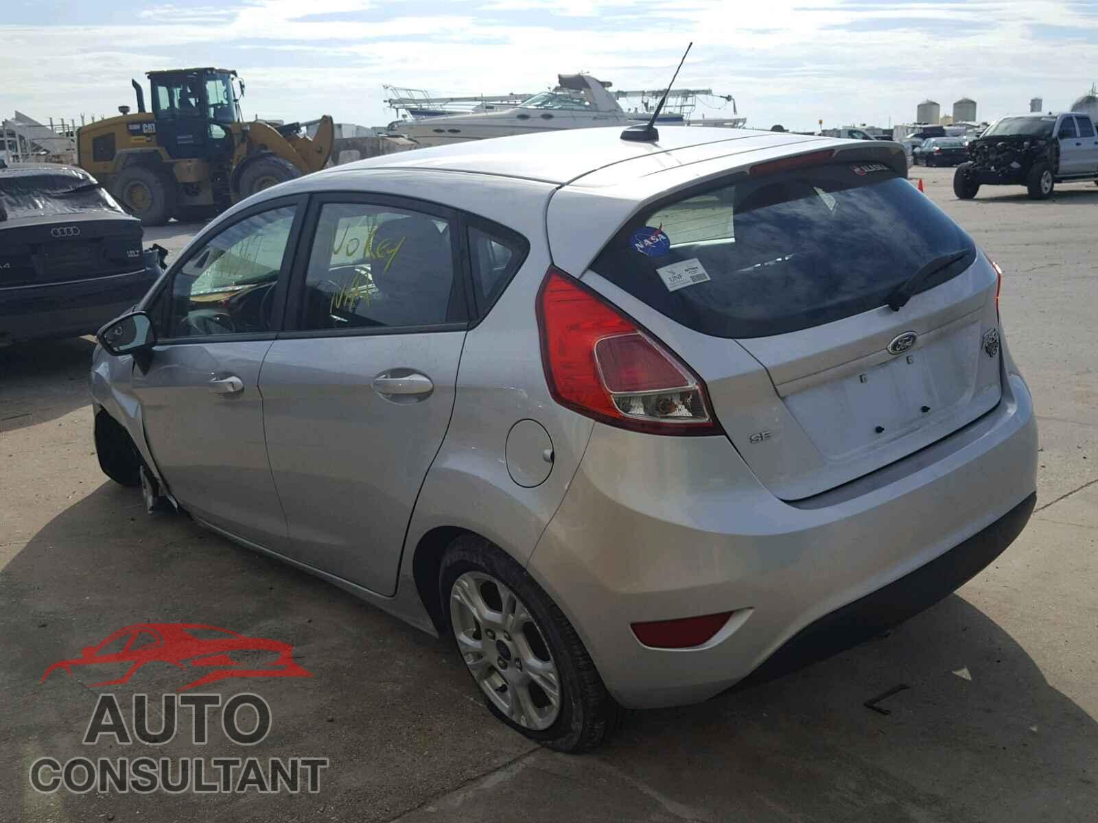 FORD FIESTA 2015 - 3FADP4EJ4FM219433