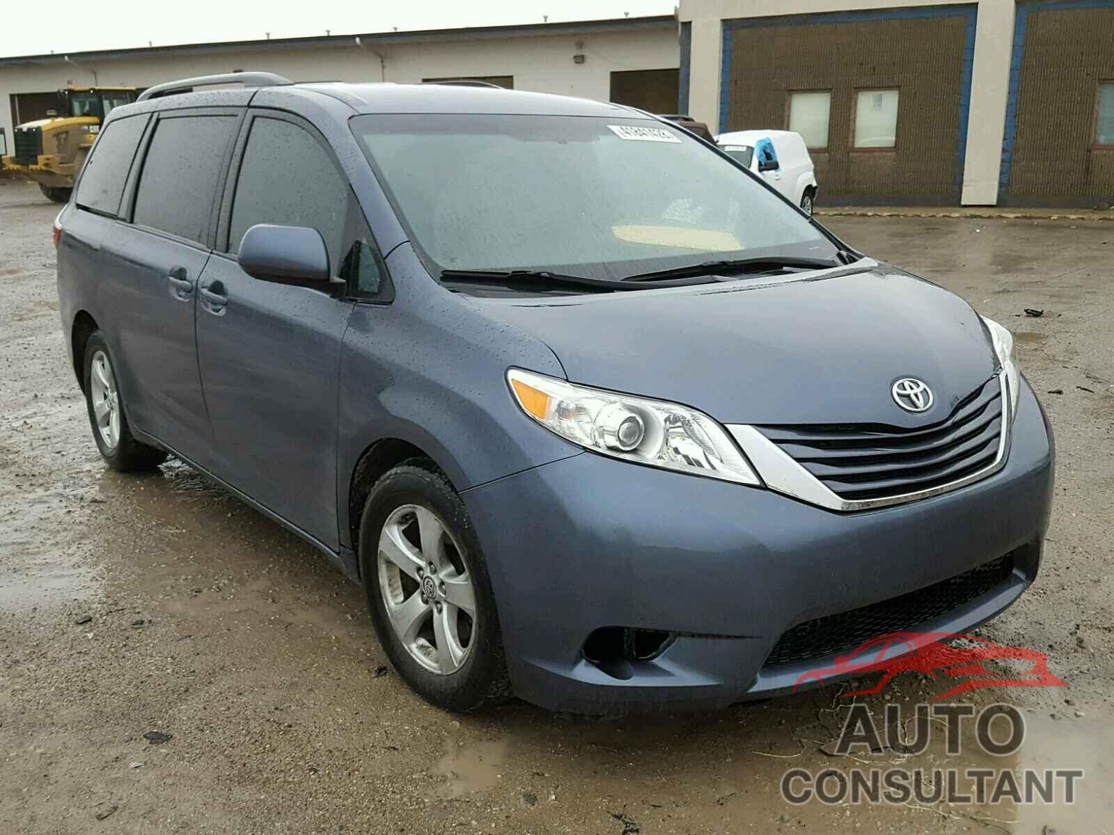 TOYOTA SIENNA LE 2015 - 5TDKK3DC7FS673916