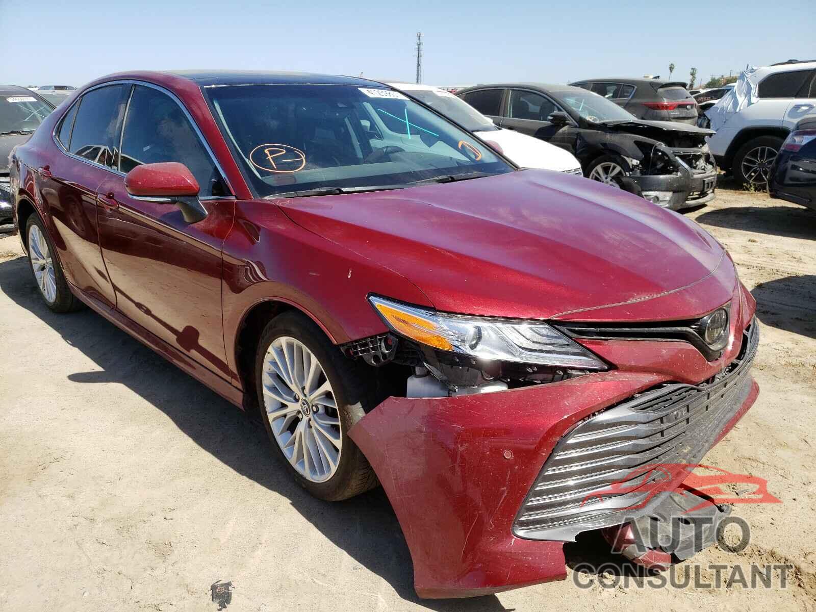 TOYOTA CAMRY 2018 - 4T1B11HK3JU599404