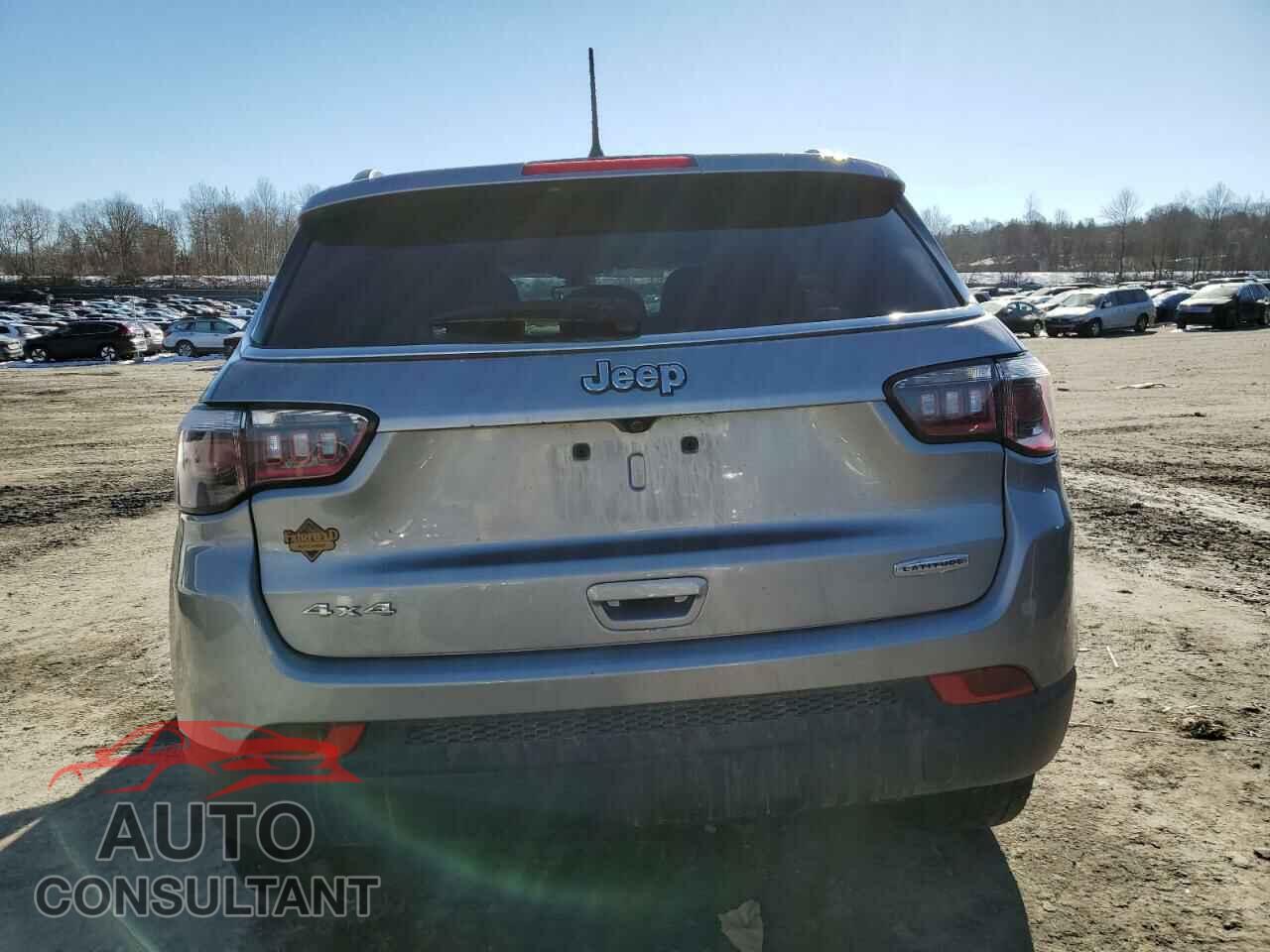 JEEP COMPASS 2018 - 3C4NJDBB3JT398656