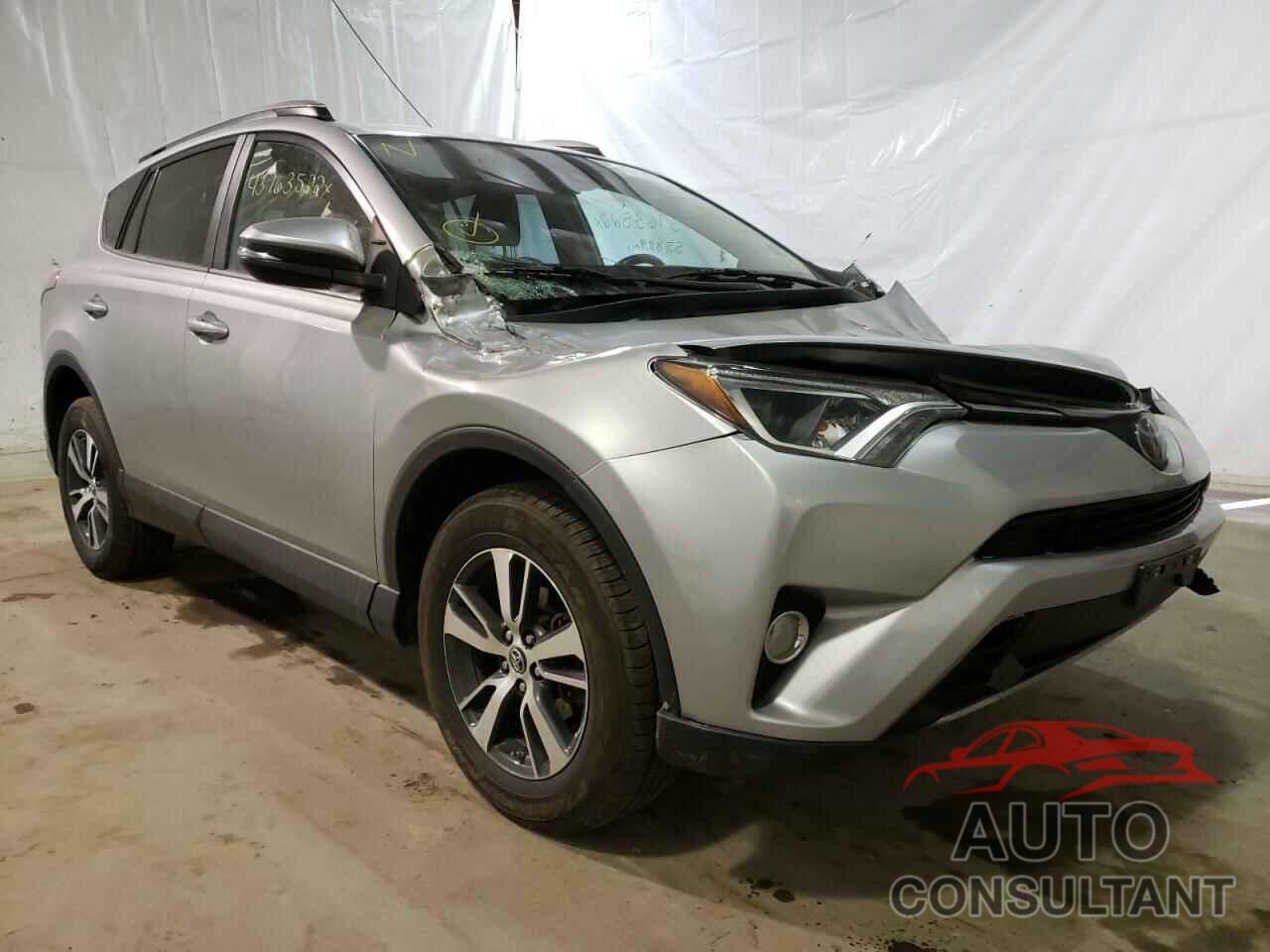 TOYOTA RAV4 2018 - 2T3RFREVXJW815995