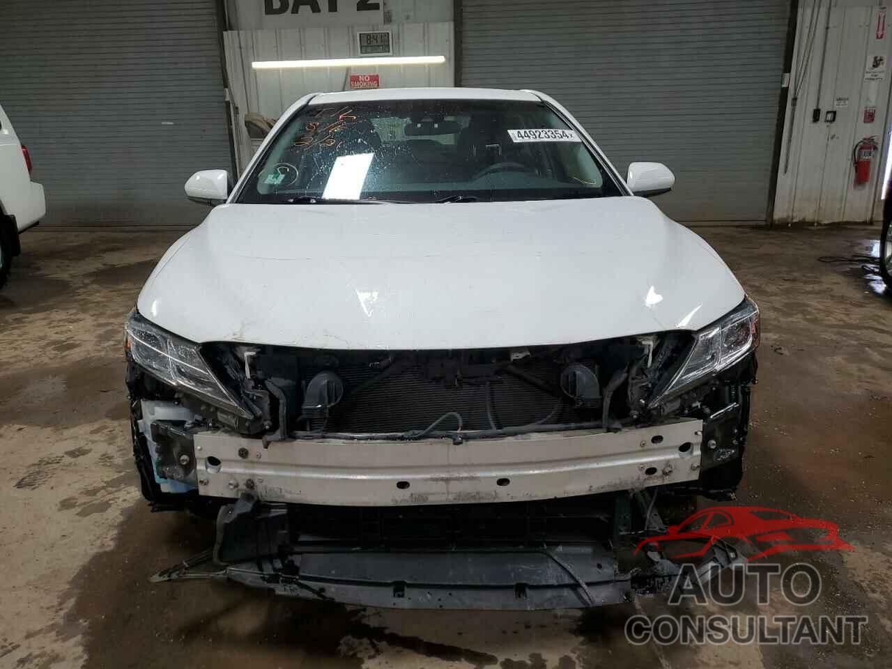 TOYOTA CAMRY 2018 - 4T1B31HK2JU501697