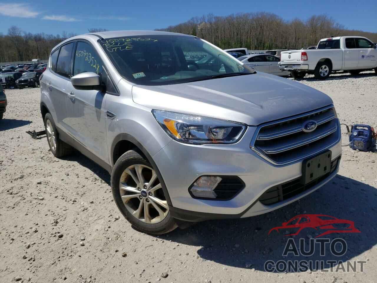 FORD ESCAPE 2017 - 1FMCU0GD8HUA41356
