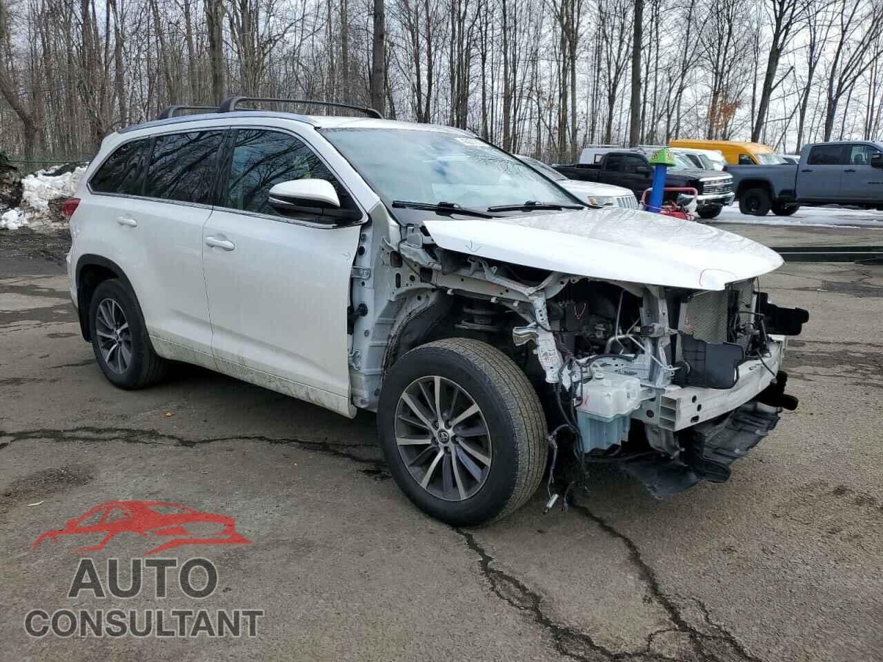 TOYOTA HIGHLANDER 2018 - 5TDJZRFH1JS875100