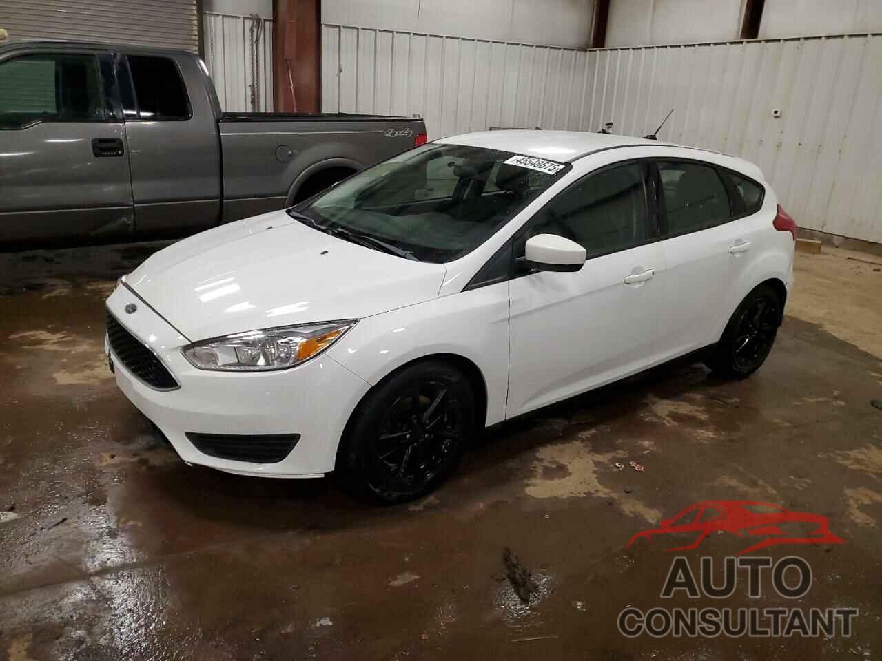 FORD FOCUS 2018 - 1FADP3K23JL315751
