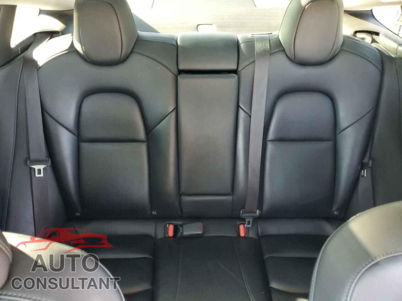 TESLA MODEL 3 2021 - 5YJ3E1EC6MF935716