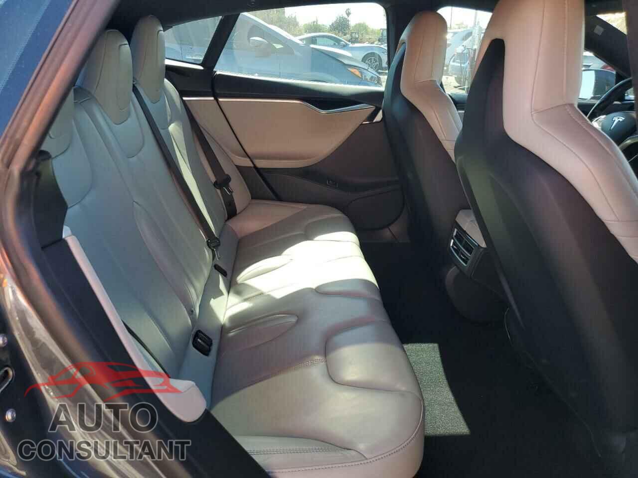 TESLA MODEL S 2015 - 5YJSA1E11FF112944