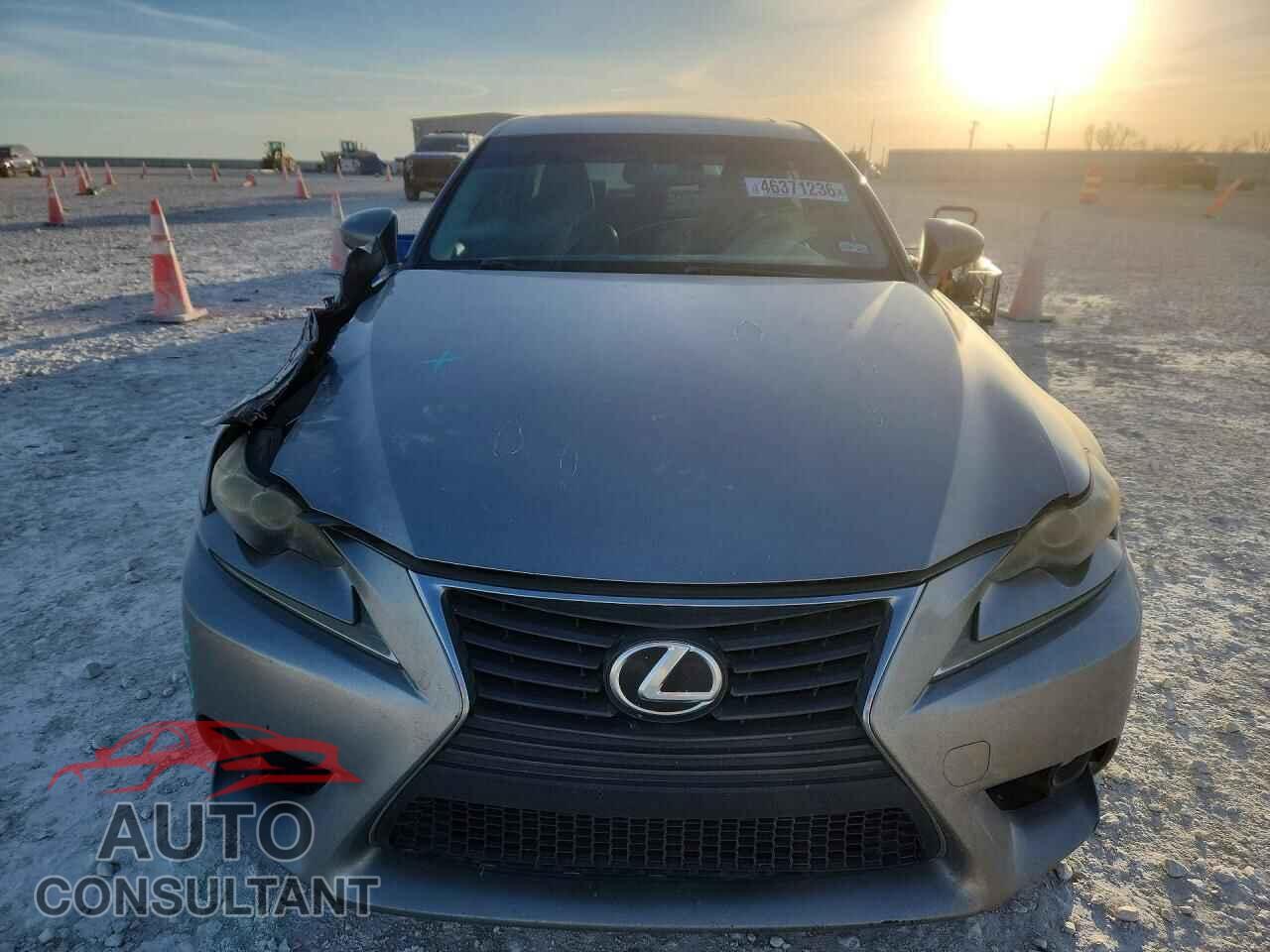 LEXUS IS 2014 - JTHBE1D29E5000793