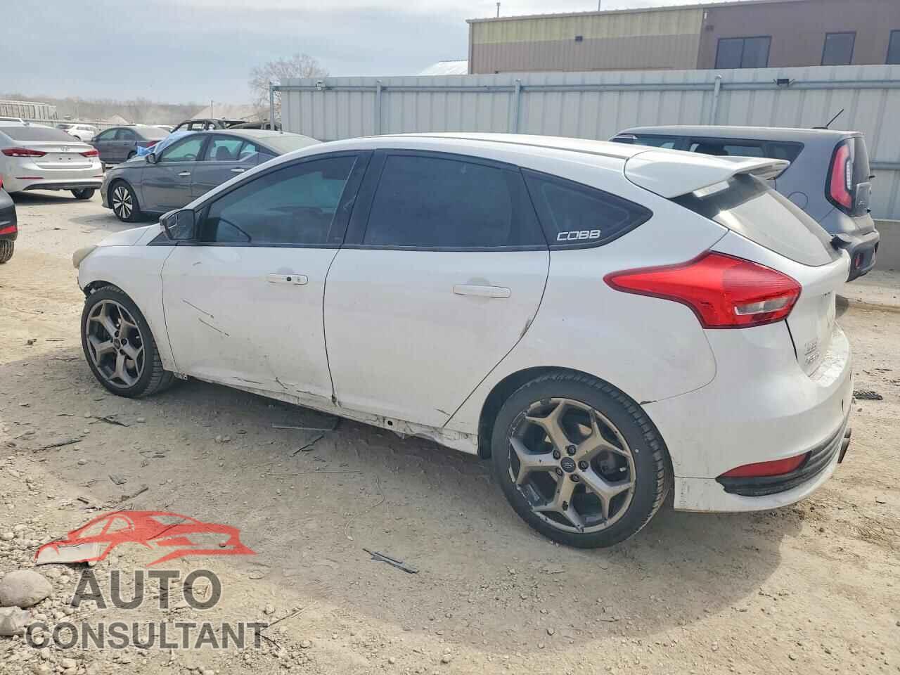 FORD FOCUS 2017 - 1FADP3L93HL210567