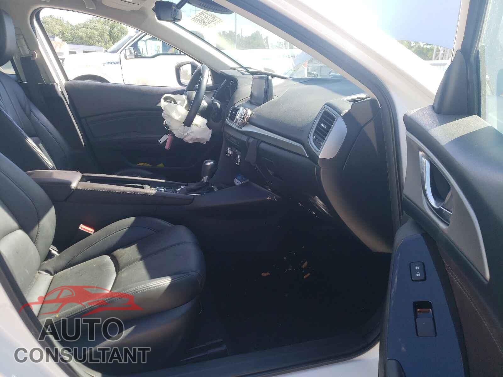 MAZDA 3 2017 - 3MZBN1V79HM123792
