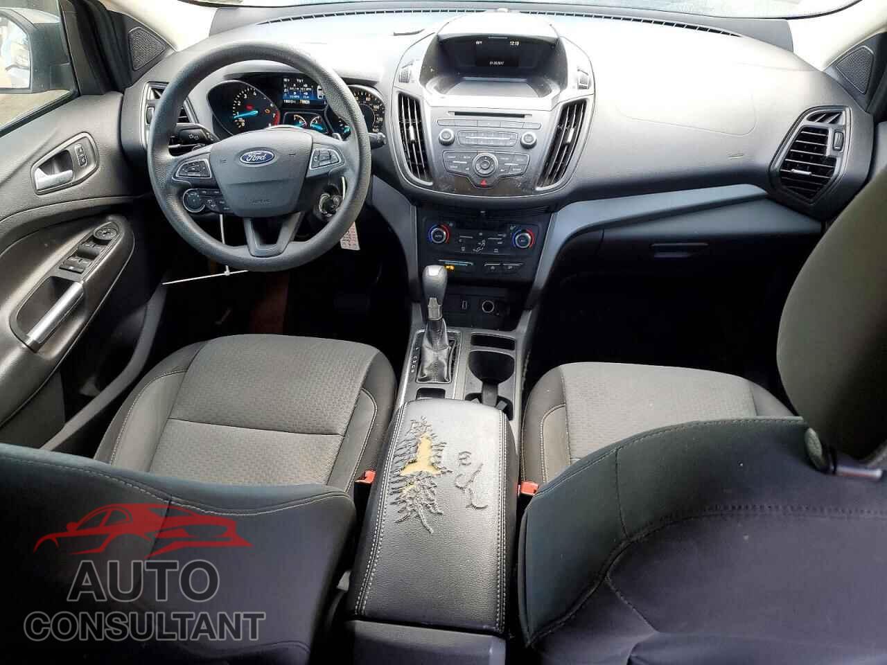 FORD ESCAPE 2017 - 1FMCU9GD3HUD30357