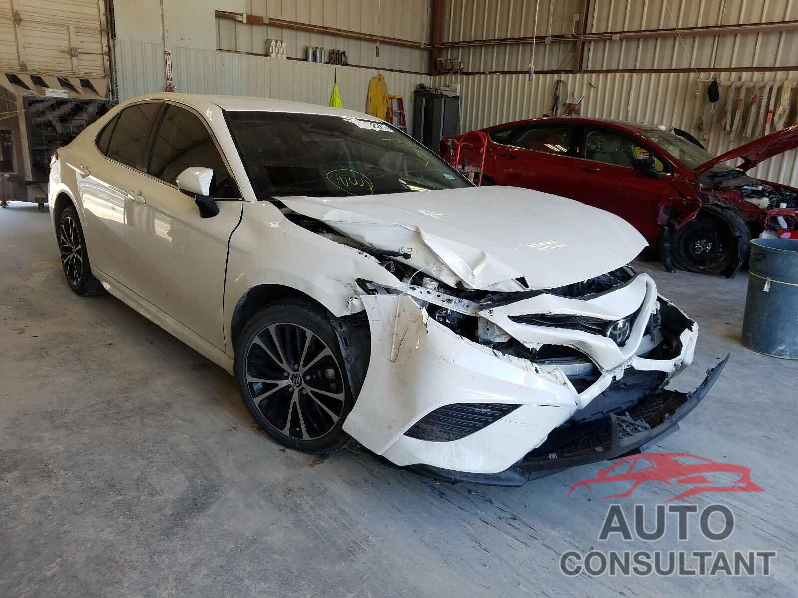 TOYOTA CAMRY 2018 - JTNB11HK5J3021679