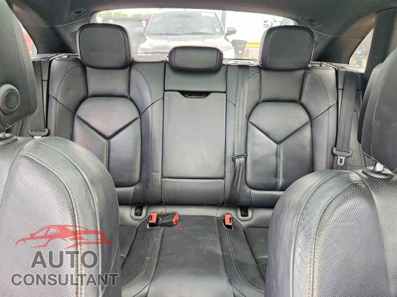 PORSCHE MACAN 2017 - WP1AA2A54HLB00182