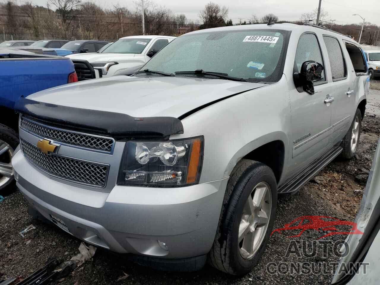 CHEVROLET SUBURBAN 2013 - 1GNSKKE78DR156705