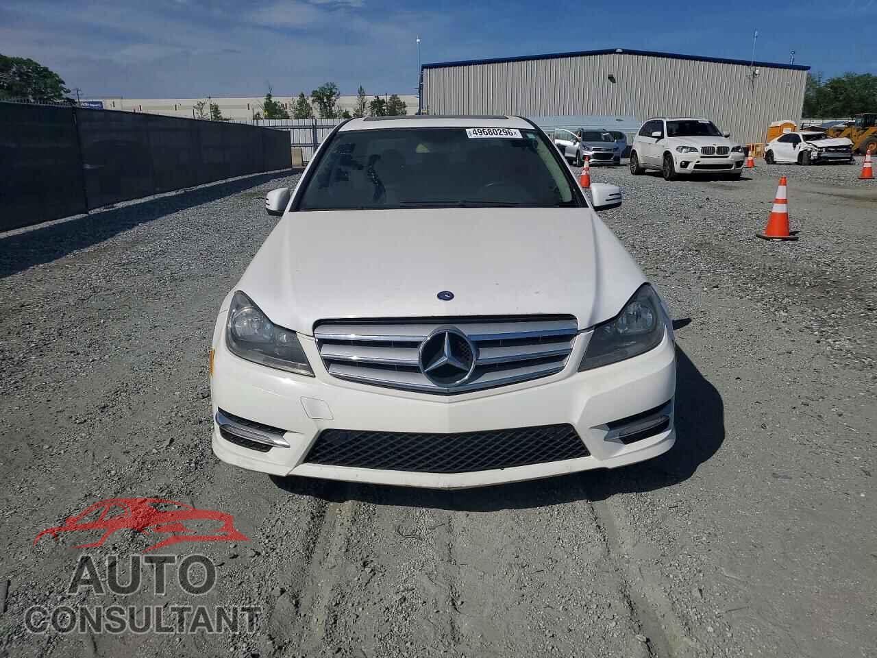 MERCEDES-BENZ C-CLASS 2013 - WDDGF4HB2DR272437