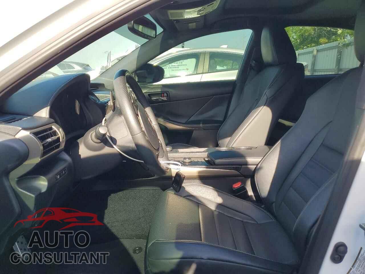 LEXUS IS 2014 - JTHBF1D26E5000585