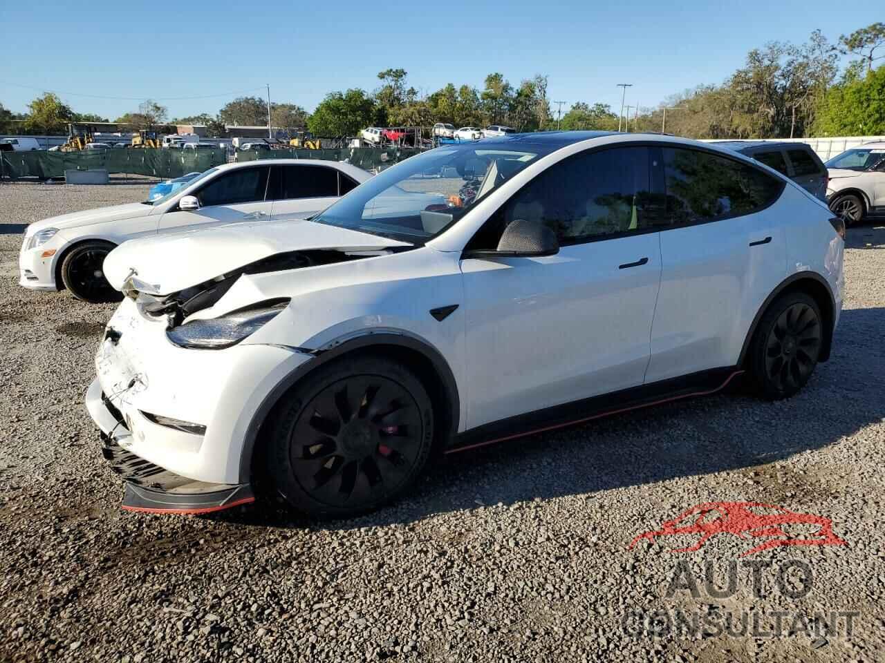 TESLA MODEL Y 2020 - 5YJYGDEE8LF037362