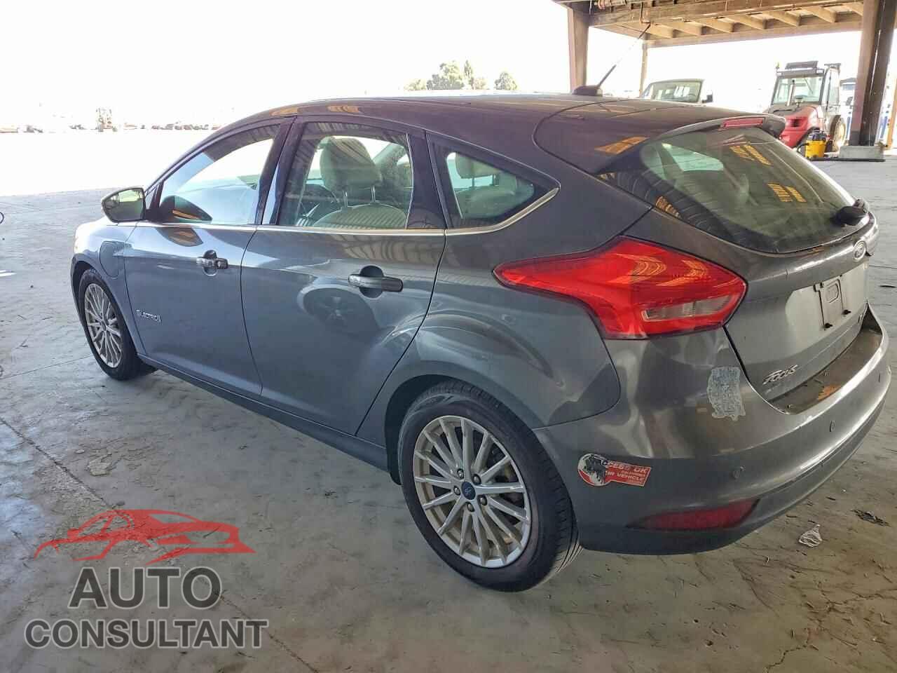 FORD FOCUS 2017 - 1FADP3R42HL290679