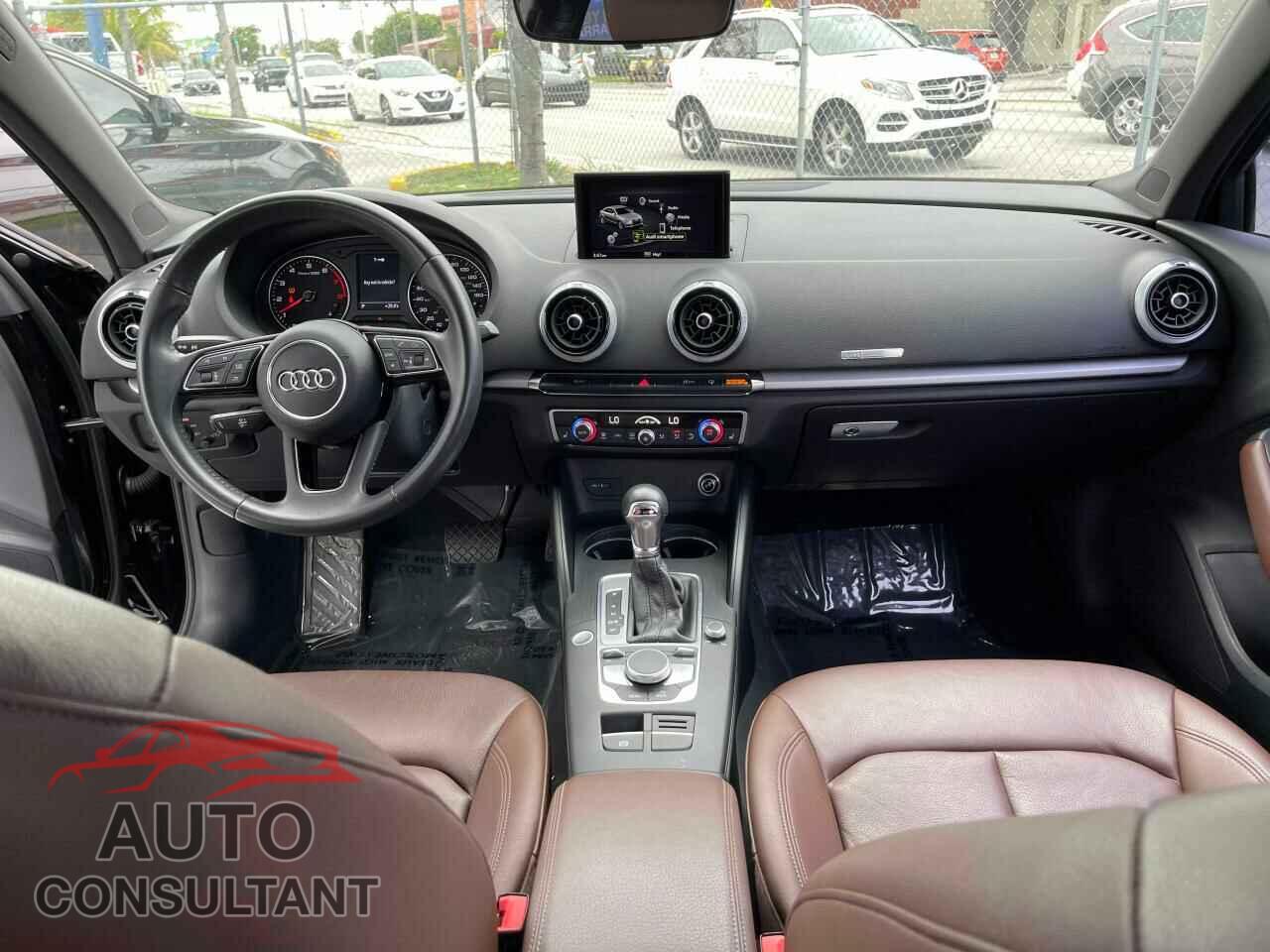 AUDI A3 2018 - WAUAUGFF2J1001947