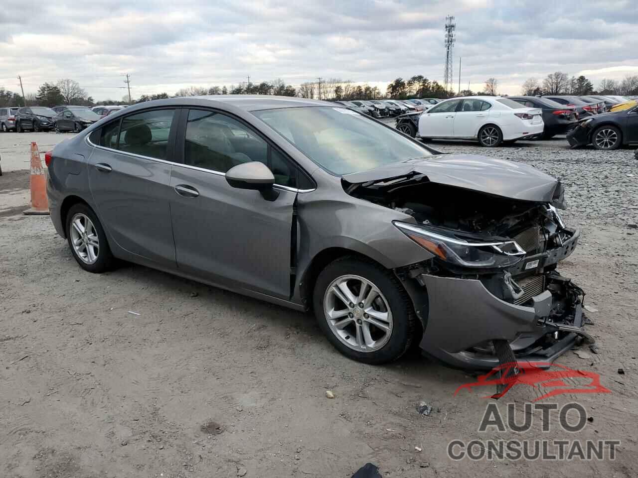 CHEVROLET CRUZE 2018 - 1G1BE5SMXJ7137200