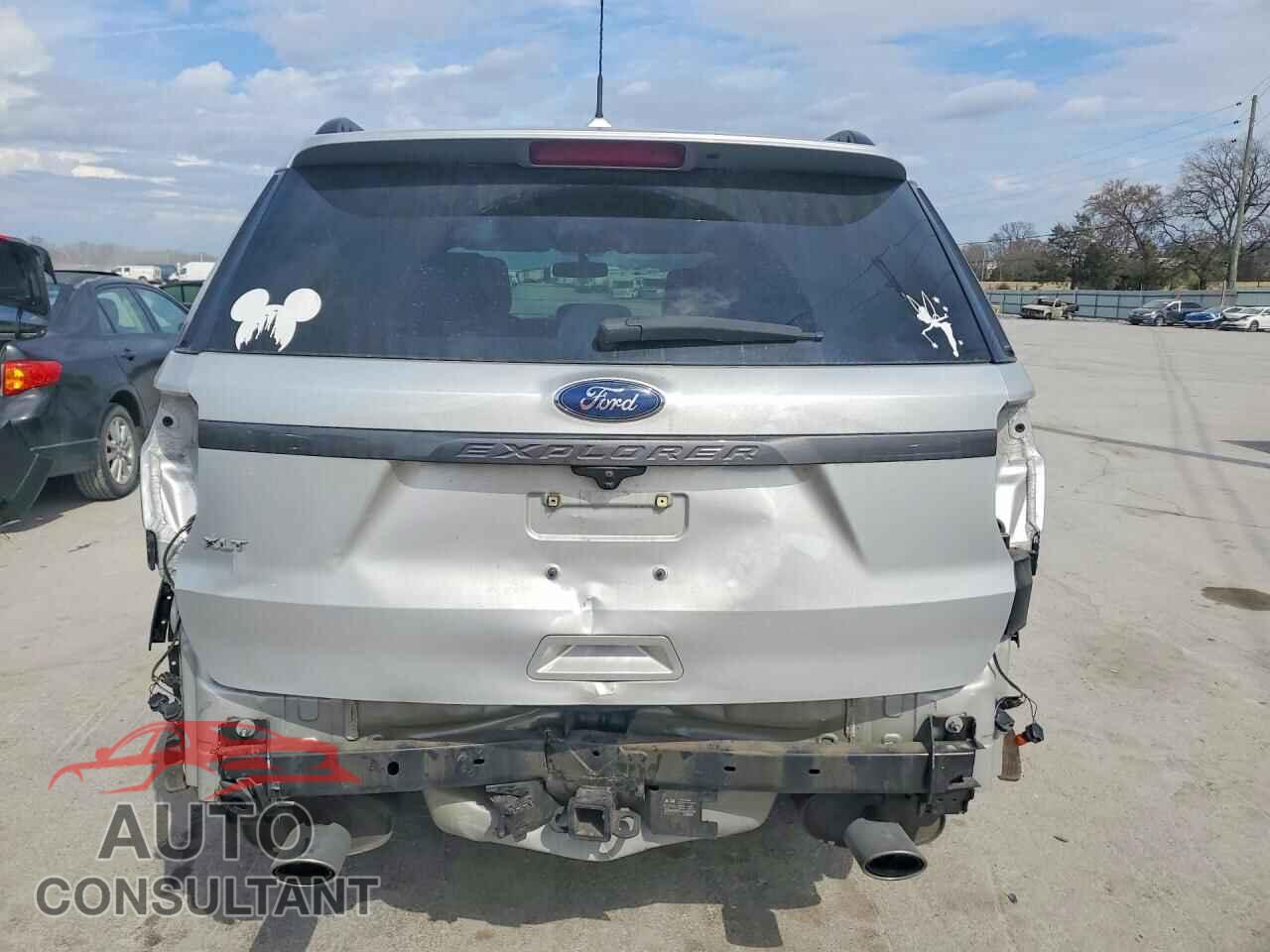 FORD EXPLORER 2018 - 1FM5K7D80JGB79525