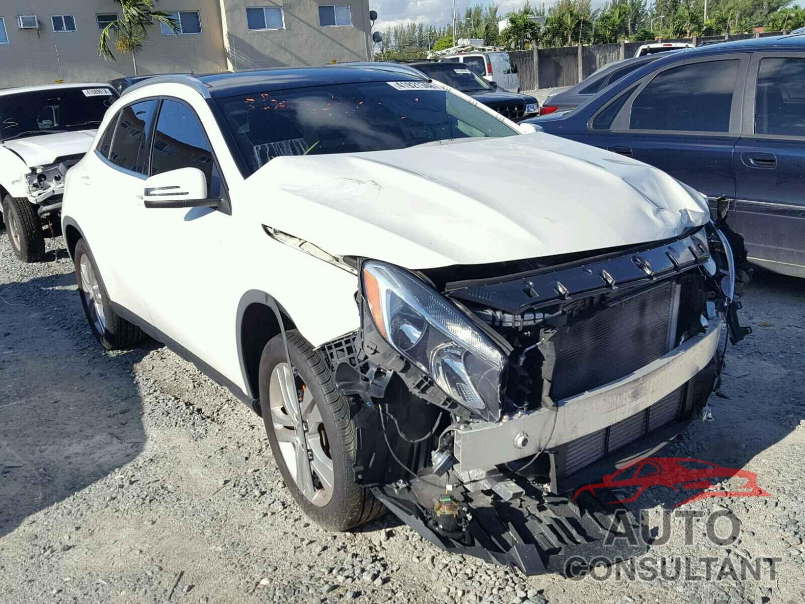 MERCEDES-BENZ GLA 250 2015 - WDCTG4EB3FJ163409