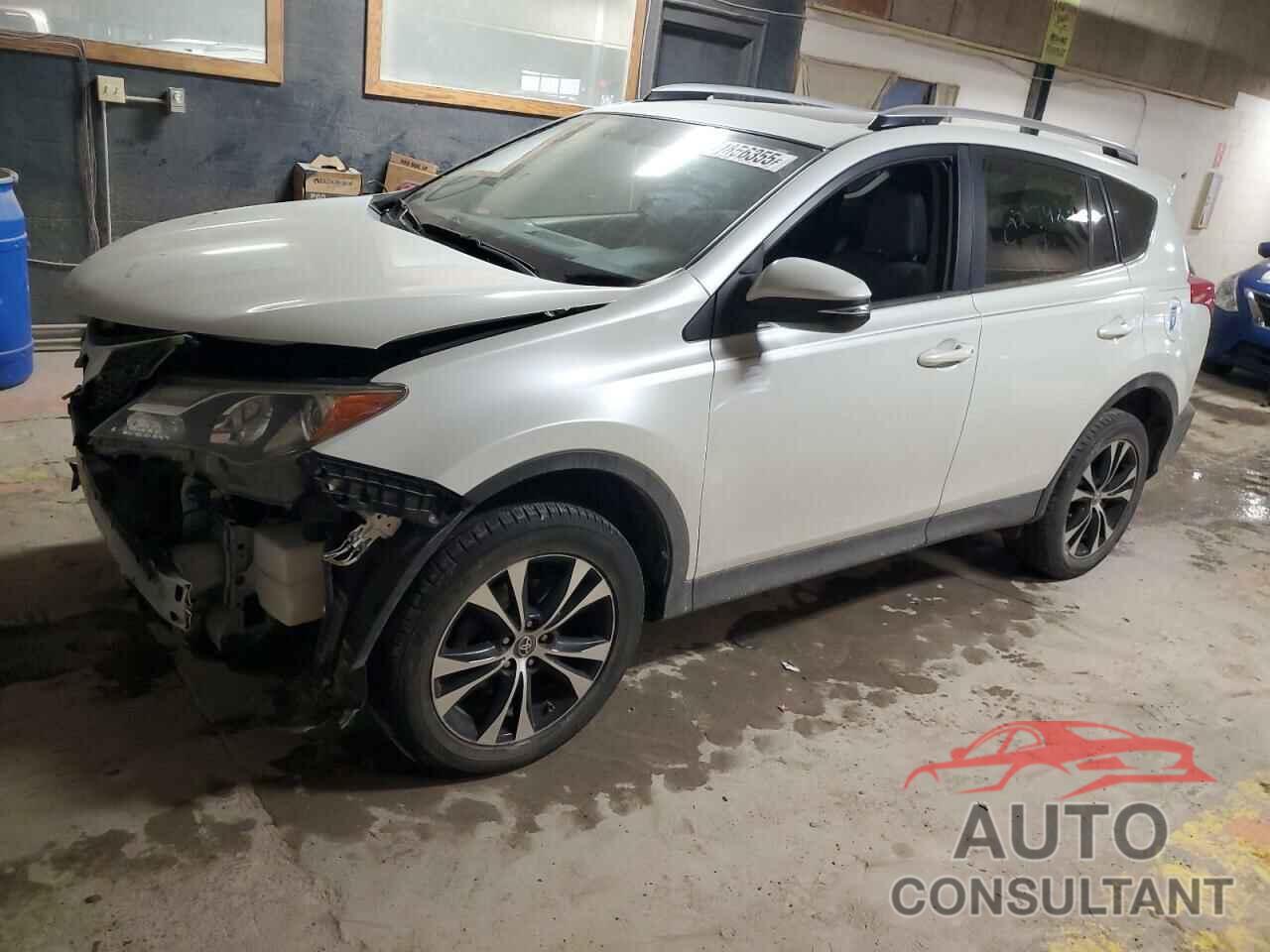 TOYOTA RAV4 2015 - JTMYFREV2FJ027424