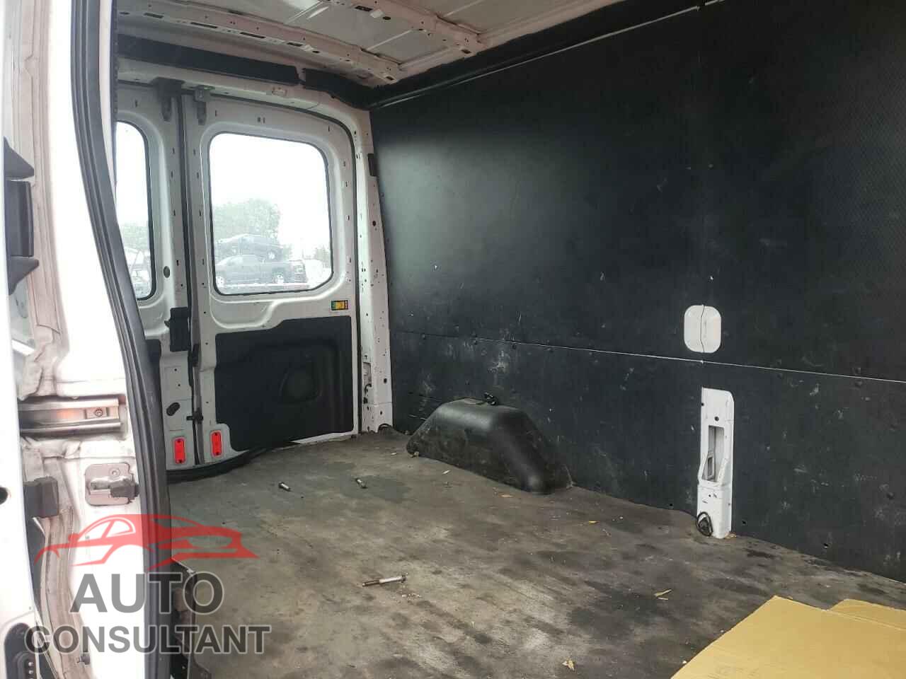FORD TRANSIT CO 2018 - 1FTYR2CM9JKA24225