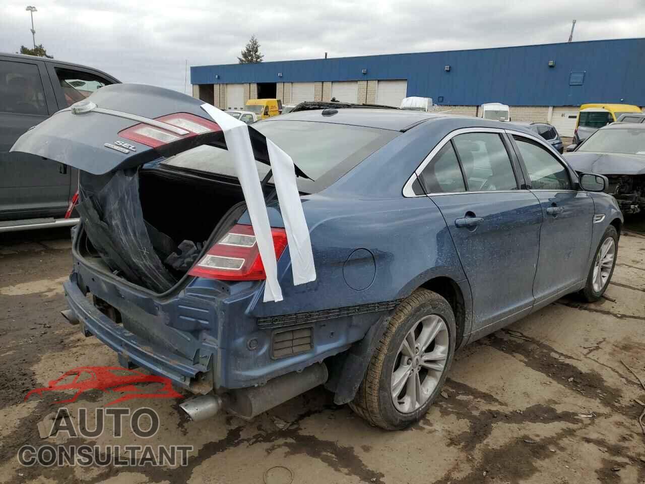 FORD TAURUS 2018 - 1FAHP2E83JG118518