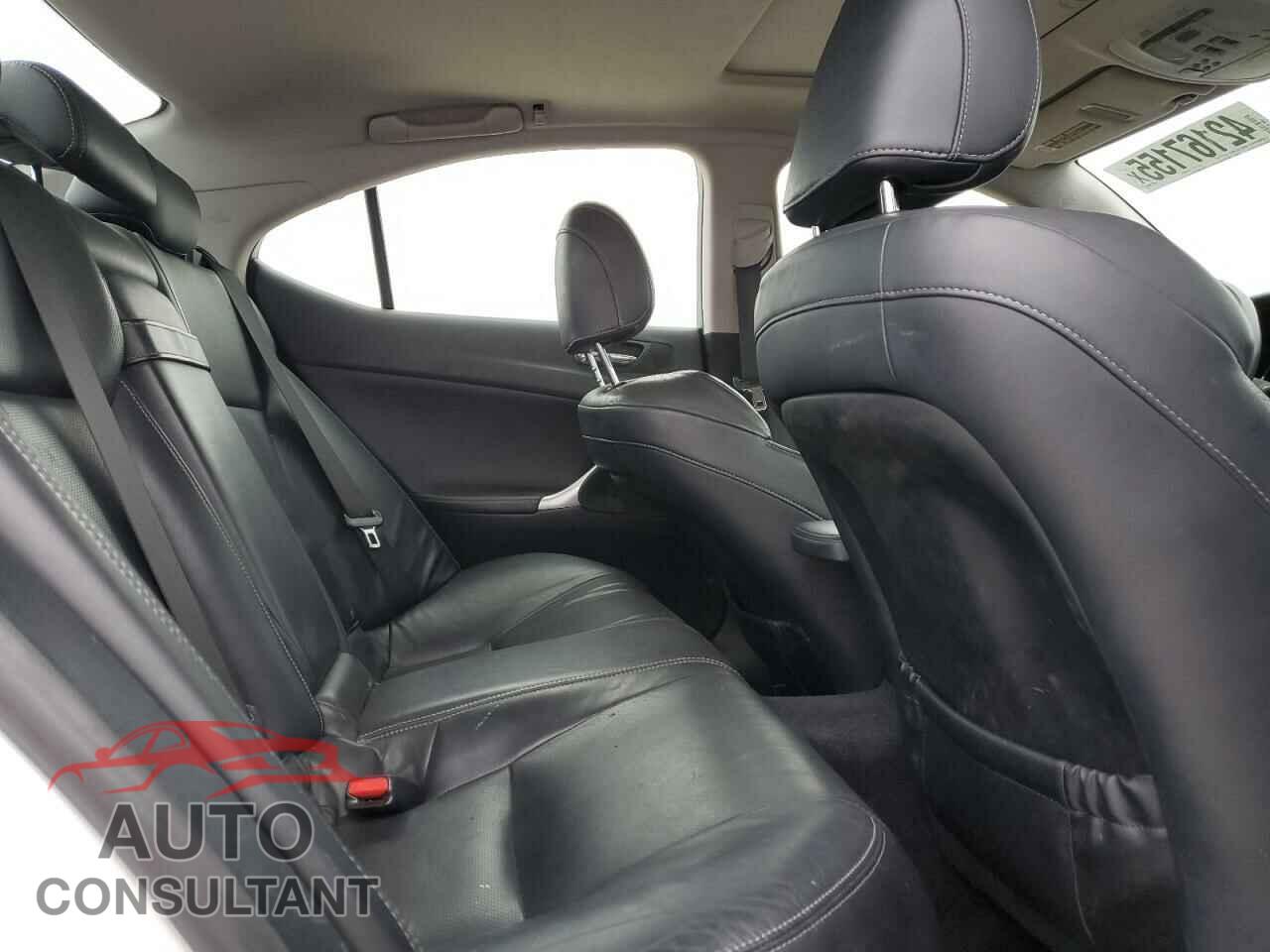 LEXUS IS 2011 - JTHCE5C20B5000786