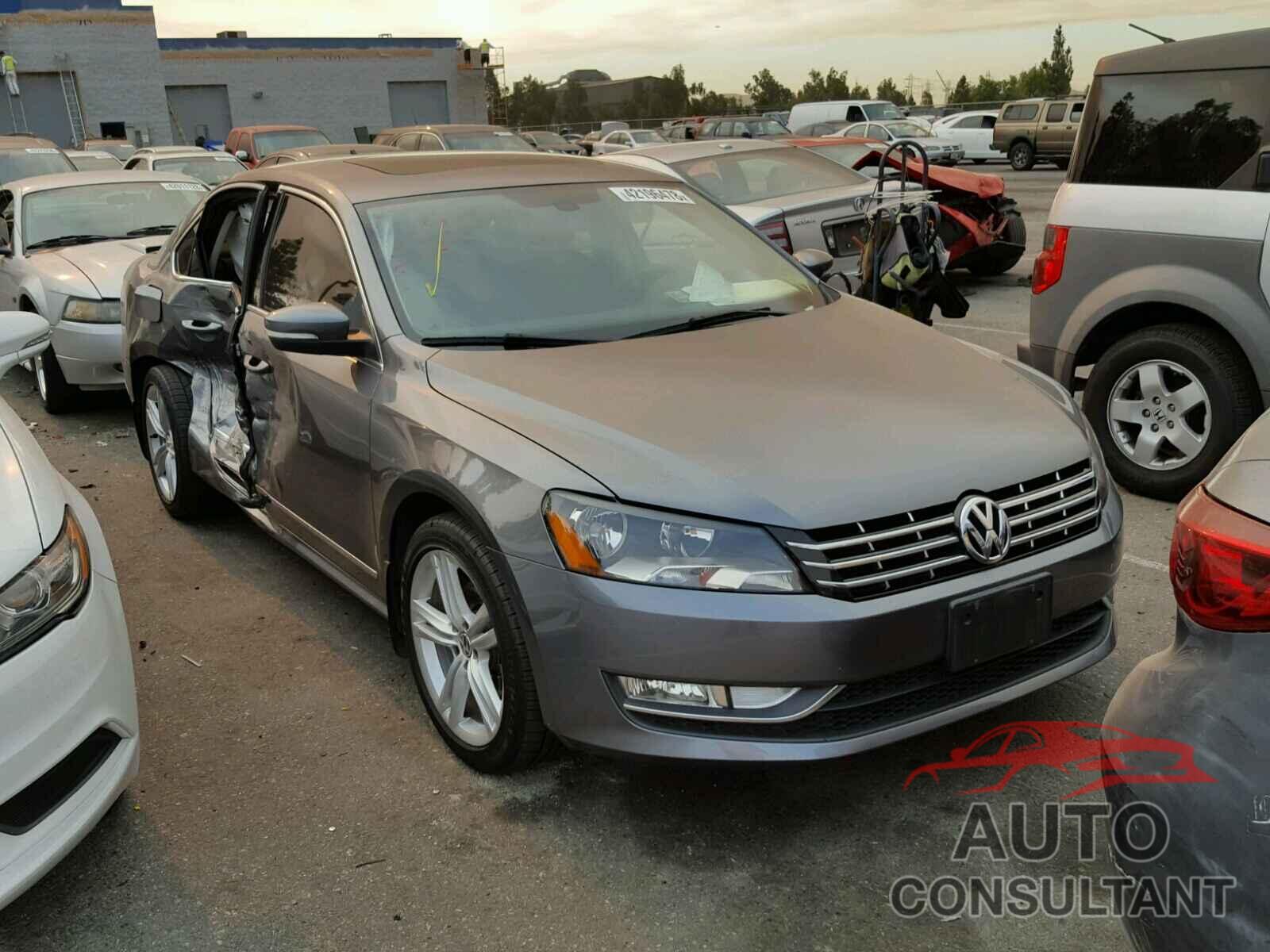 VOLKSWAGEN PASSAT 2015 - 1VWCV7A38FC012465