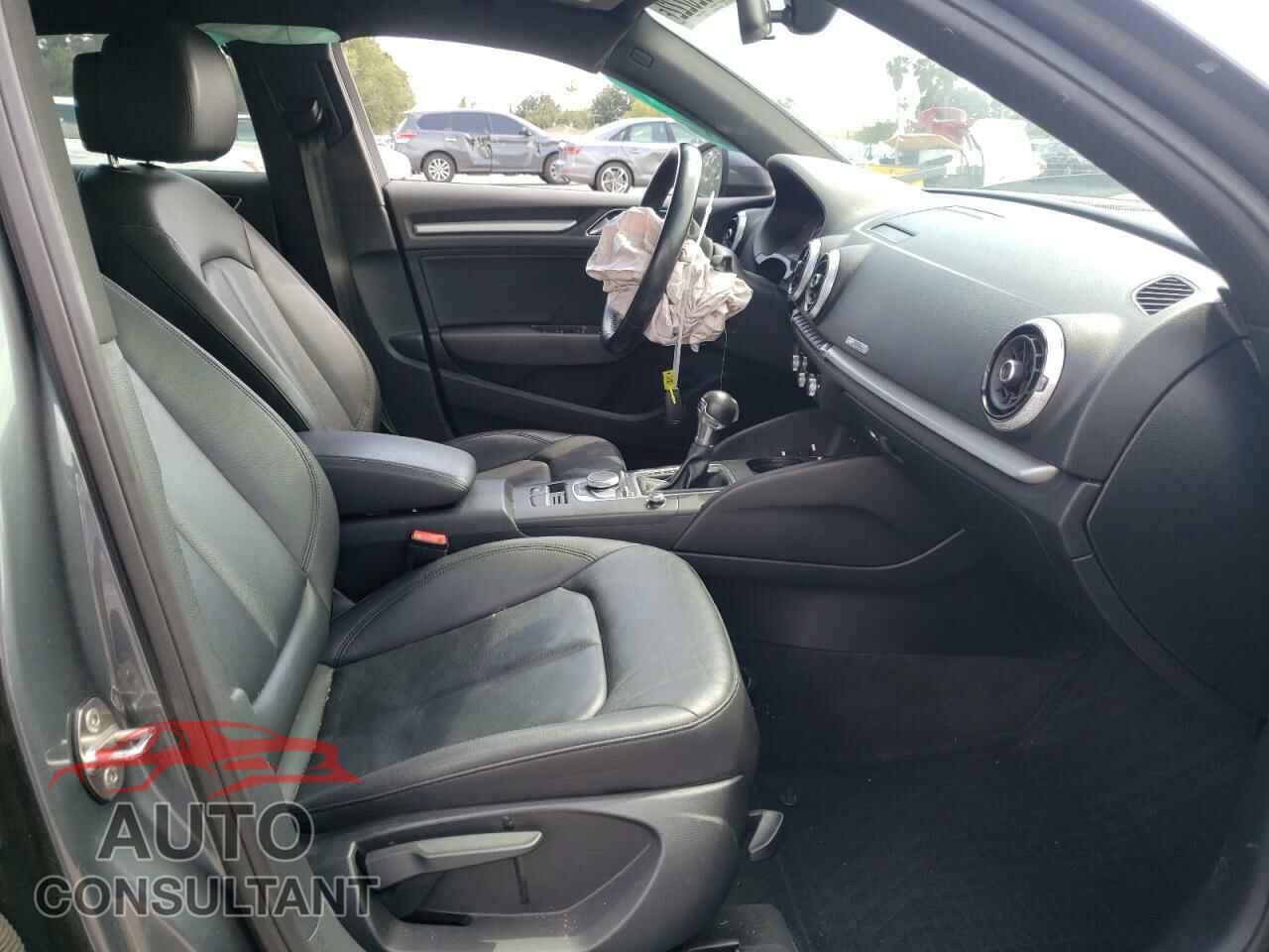 AUDI A3 2017 - WAUAUGFF5H1060825