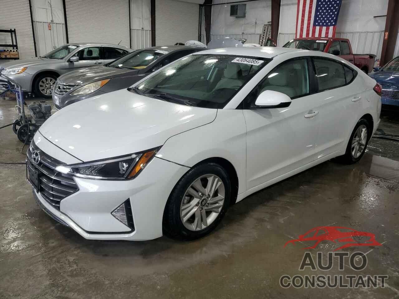 HYUNDAI ELANTRA 2019 - 5NPD84LF2KH464382
